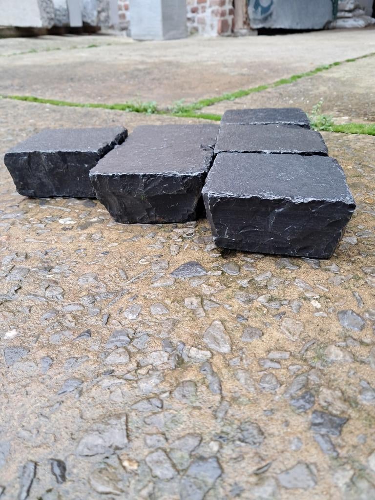Vietnamese basalt platinnen van 10x10 en 5a6cm dik., Ophalen, Zo goed als nieuw