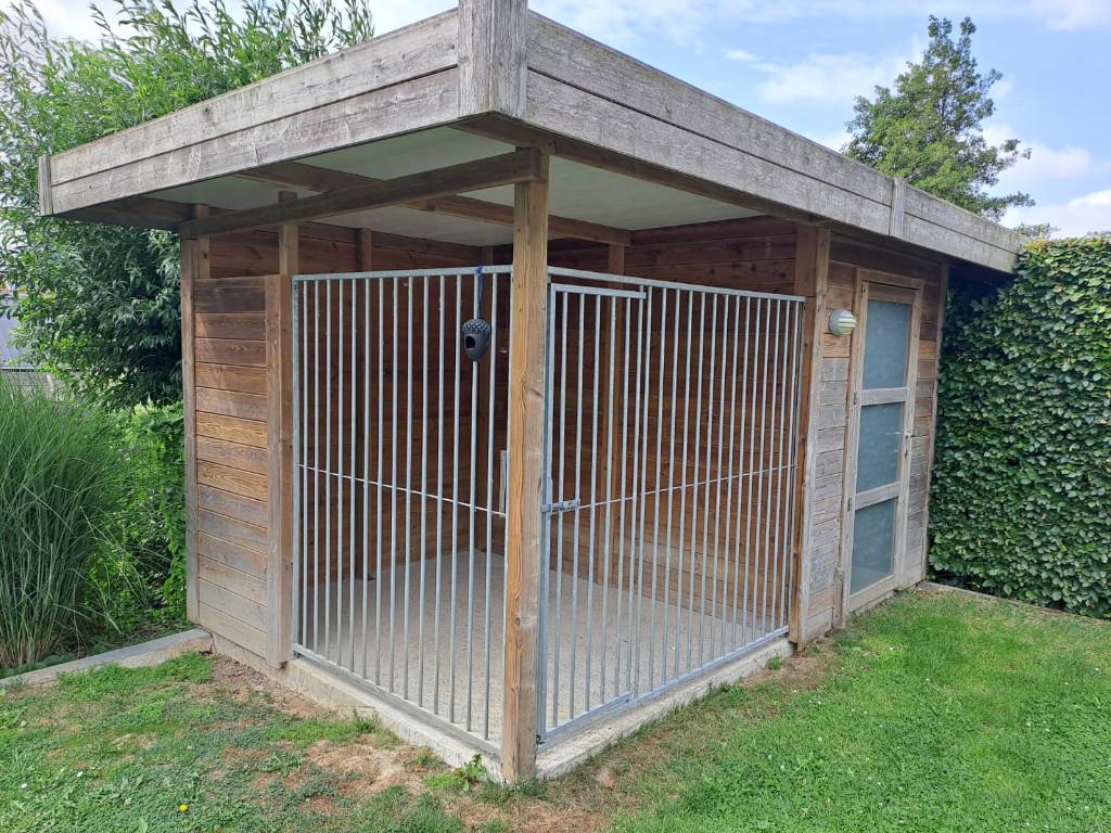 kennelpanelen, Animaux & Accessoires, Maisons pour chiens, Comme neuf, Chenil chien, 100 cm ou plus, 110 cm ou plus, Enlèvement