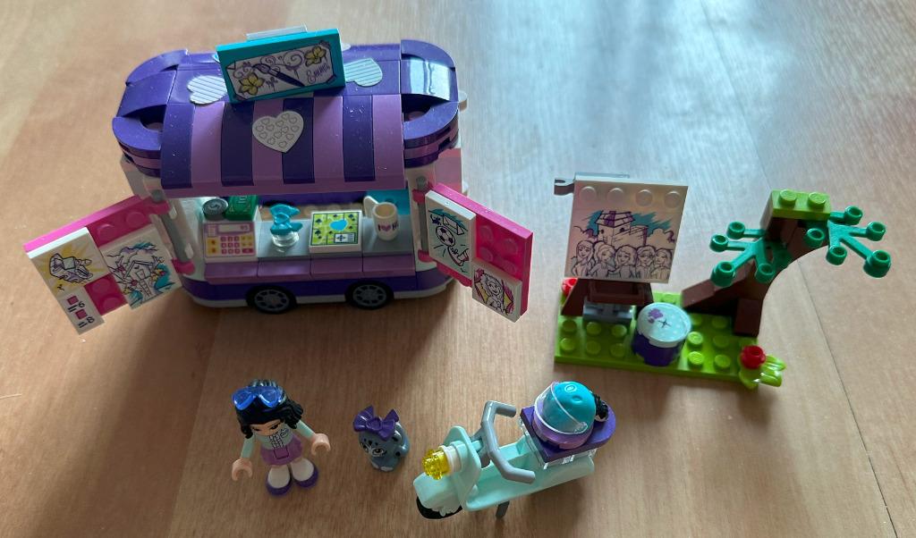 Lego Friends nr. 41332 Emma's kunststand, Ophalen of Verzenden, Zo goed als nieuw, Complete set, Lego