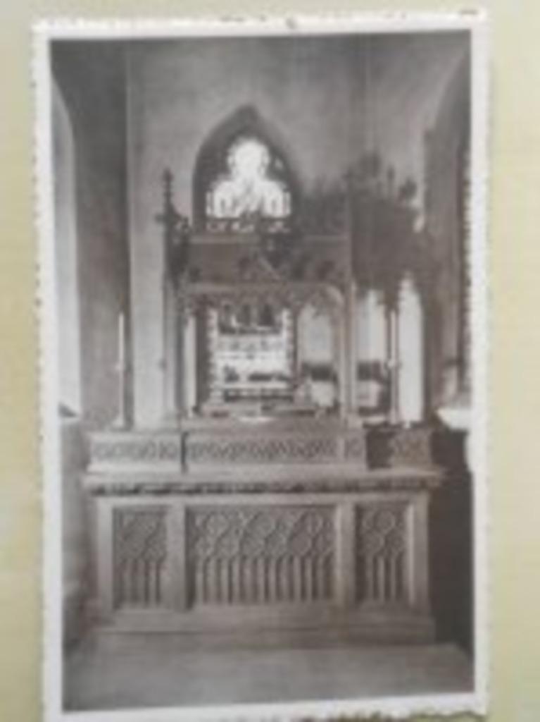 Autels de l'église Saint-Boniface à Ixelles ; 2 cartes, Enlèvement ou Envoi, 1920 à 1940, Non affranchie, Bruxelles (Capitale)