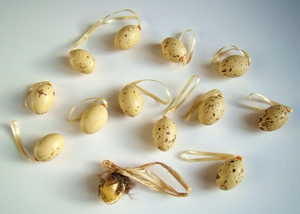 12 kleine sier / deco  paaseitjes natuur - decoratie - Pasen, Ophalen of Verzenden, Zo goed als nieuw