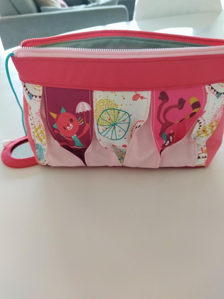 Trousse de toilette lilliputiens, Enlèvement ou Envoi, Comme neuf, Rouge, Fille