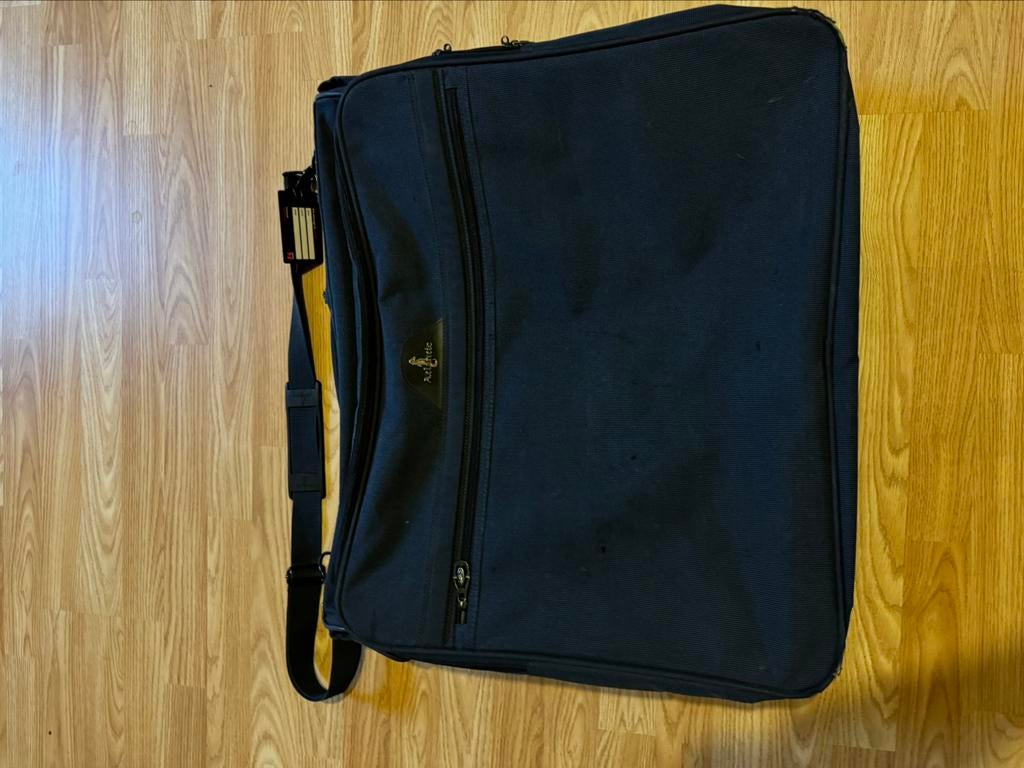 Valise Atlantique, Bijoux, Sacs & Beauté, Sacs | Sacs de voyage & Petits Sacs de voyage, Utilisé, Bleu, Roulettes, Enlèvement