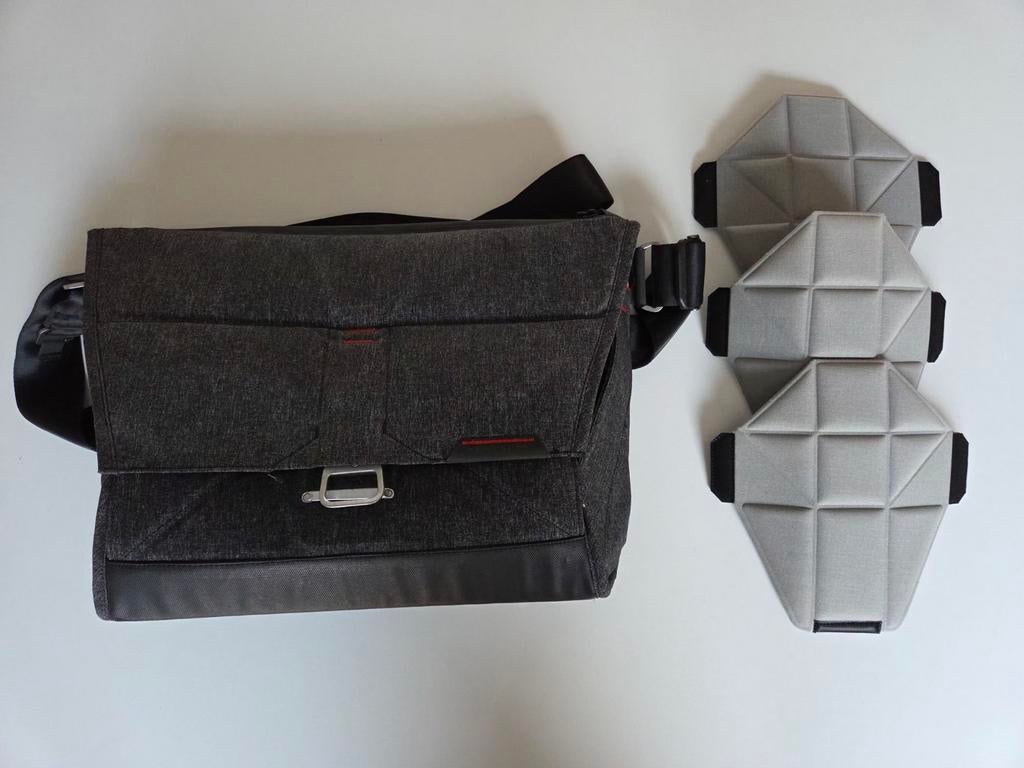 Peak Design everyday messenger, Enlèvement