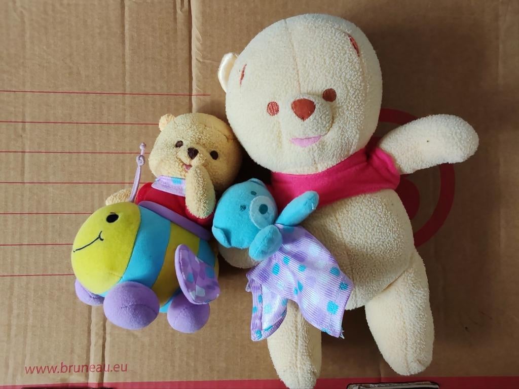 2 peluches Winnie l'ourson, Enlèvement ou Envoi, Comme neuf