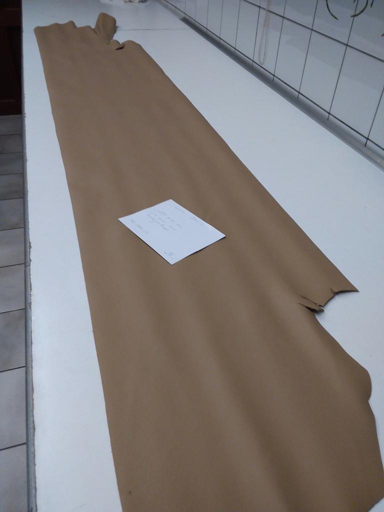 Leer, tassenleder, rundsleder, bekledingsleder, 150 x 35 cm., Ophalen of Verzenden, Nieuw, Bruin, Leer of Kunstleer