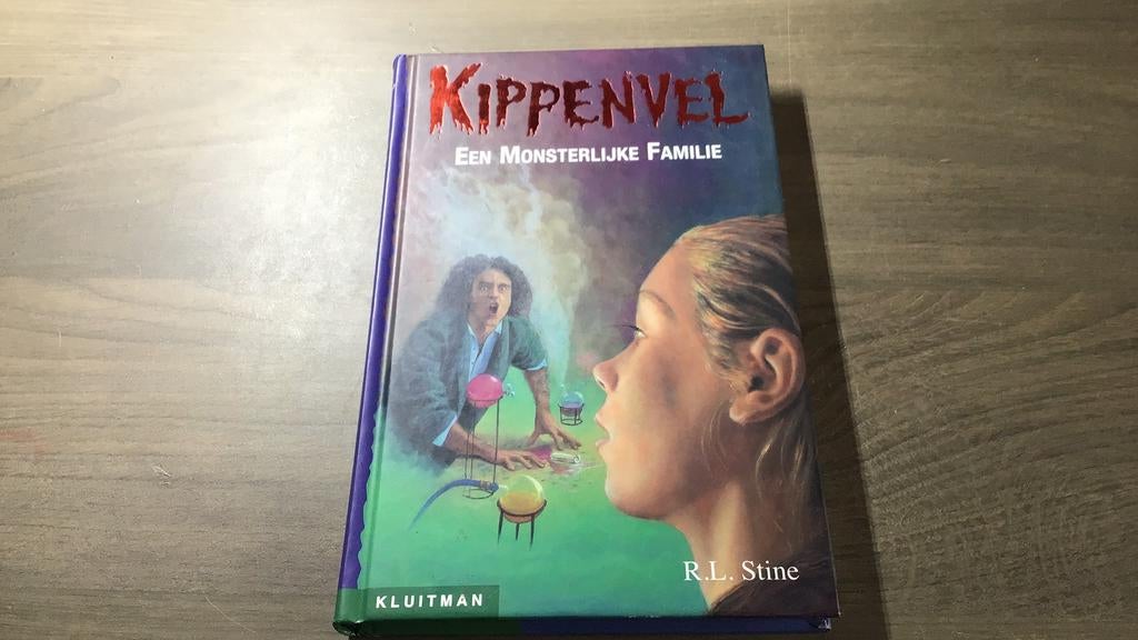 R.L. Stine - Een monsterlijke familie(x5), Ophalen of Verzenden, Zo goed als nieuw, Fictie, R.L. Stine