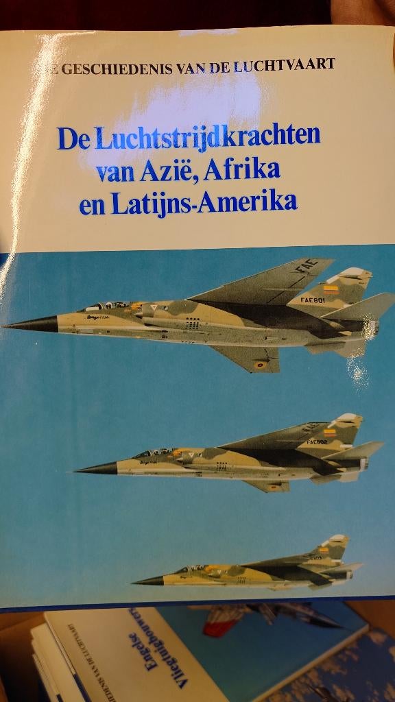 collection de livres sur l'histoire de l'aviation, Livres, Enlèvement ou Envoi