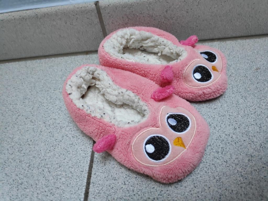 roze pantoffels maat 28 meisje in goede staat, Gebruikt, Meisje, Overige typen, Ophalen of Verzenden