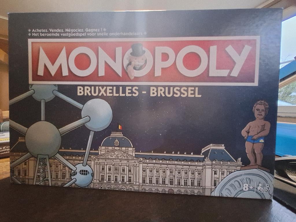 MONOPOLY BRUXELLES-BRUSSEL, Hobby & Loisirs créatifs, Cinq joueurs ou plus, Enlèvement ou Envoi, Comme neuf, Hasbro