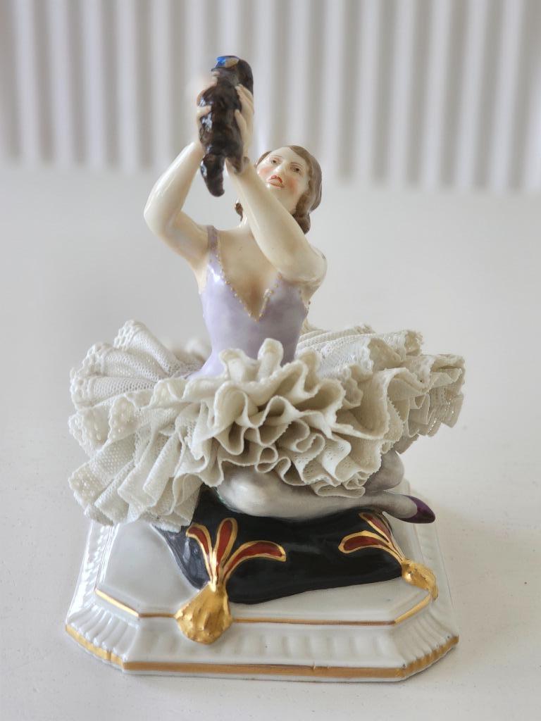 Ballerina met hond Porselein antiek, Enlèvement ou Envoi