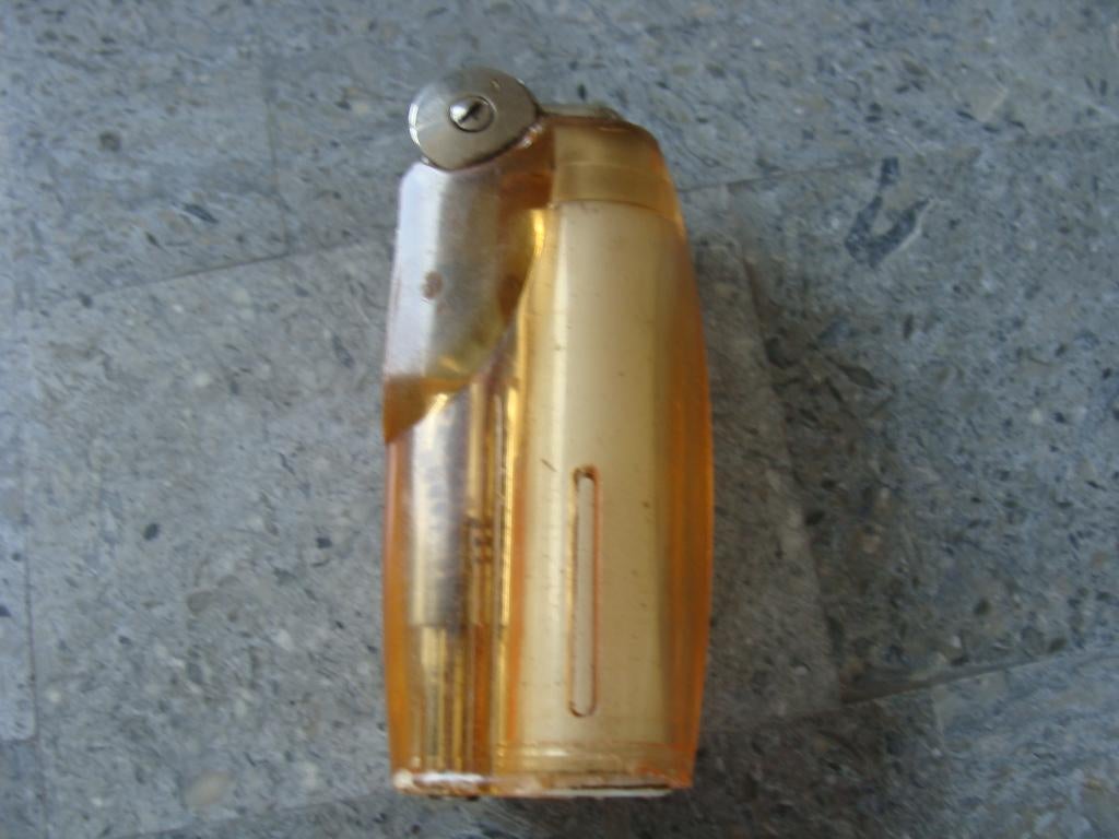 Ancien briquet pop Pell , made Holland, vintage, Enlèvement ou Envoi, Utilisé, Briquet