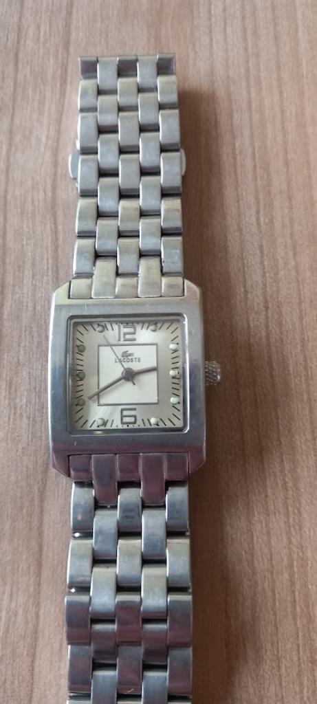 Lacoste damesuurwerk., Handtassen en Accessoires, Overige merken, Staal, Polshorloge, Ophalen of Verzenden