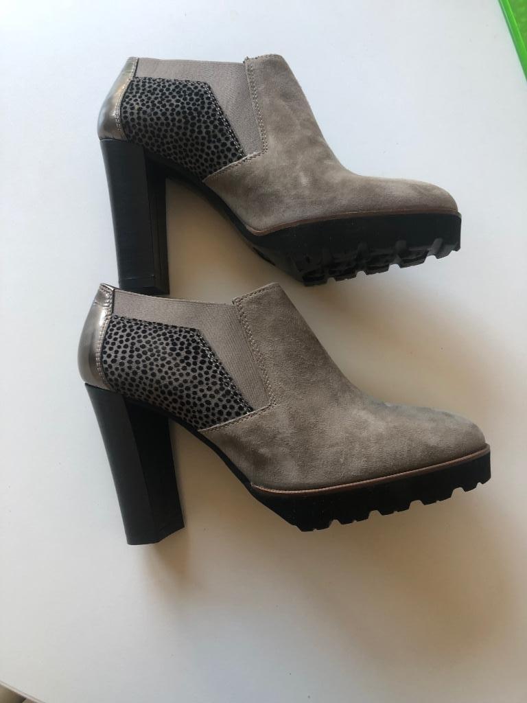 Nieuwe beige, grijs enkellaarsjes maat 38 merk Maripe, Beige, Lage of Enkellaarzen, Nieuw, Ophalen of Verzenden