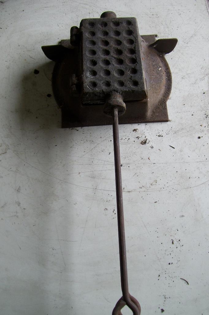 gaufrier en fonte, Enlèvement, Utilisé