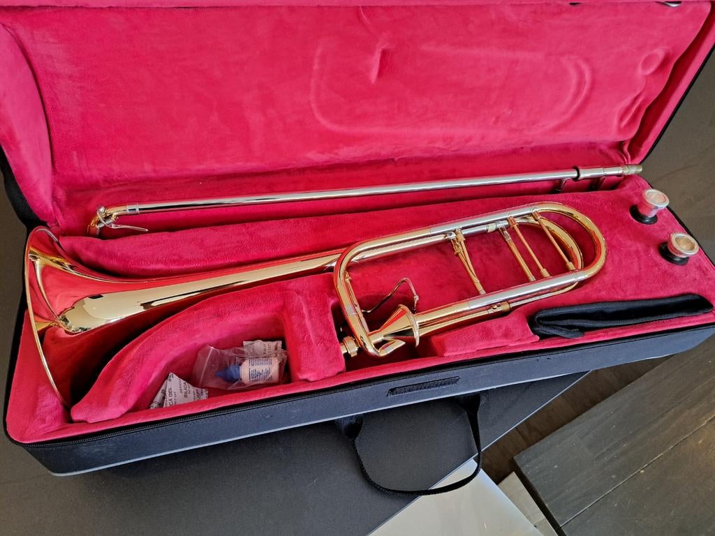Trombone Thomann AX 547 GL, EN PARFAIT ÉTAT, Musique & Instruments, Instruments à vent | Trombones, Comme neuf, Ténor, Avec valise