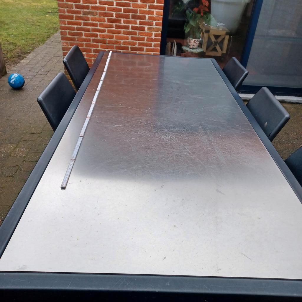 Stevige strakke terrastafel is gereserveerd, Ophalen, Gebruikt, Rvs