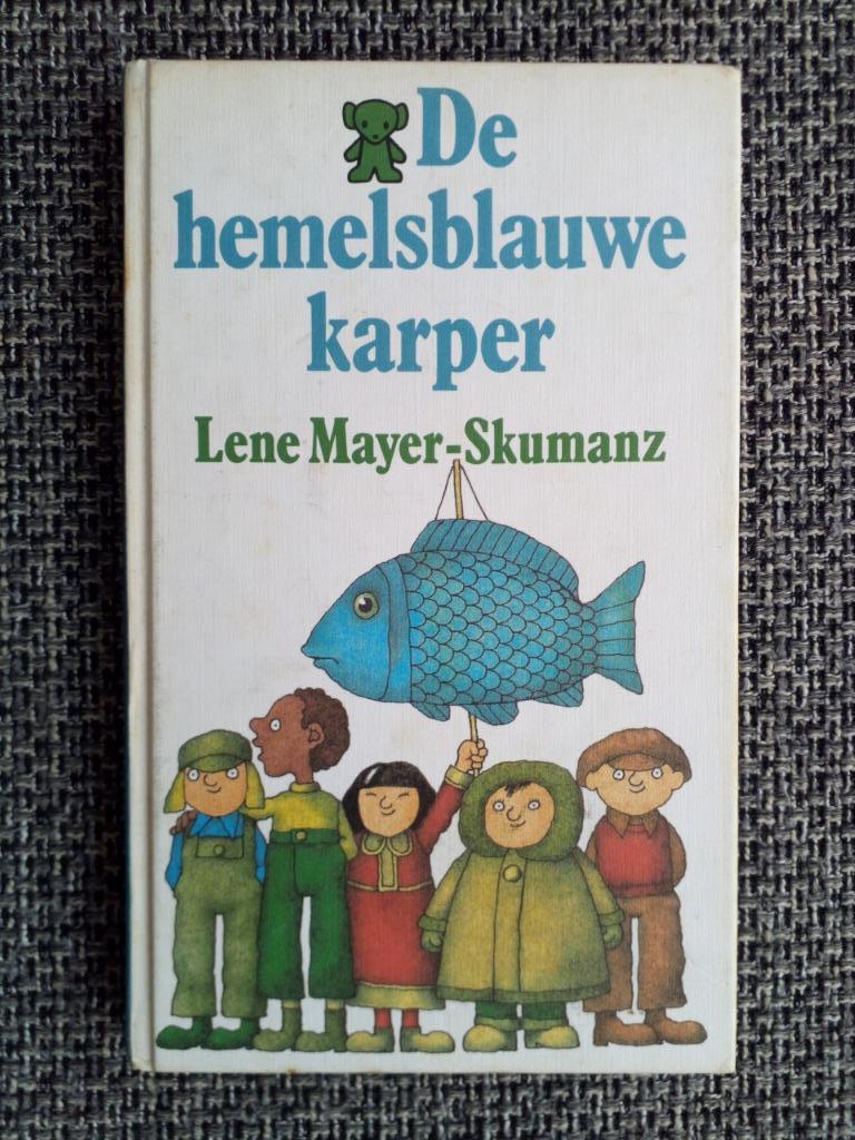 De hemelsblauwe karper - Lene Mayer-Skumanz, Boeken, Gelezen, Fictie algemeen, Lene Mayer-Skumanz, Ophalen of Verzenden