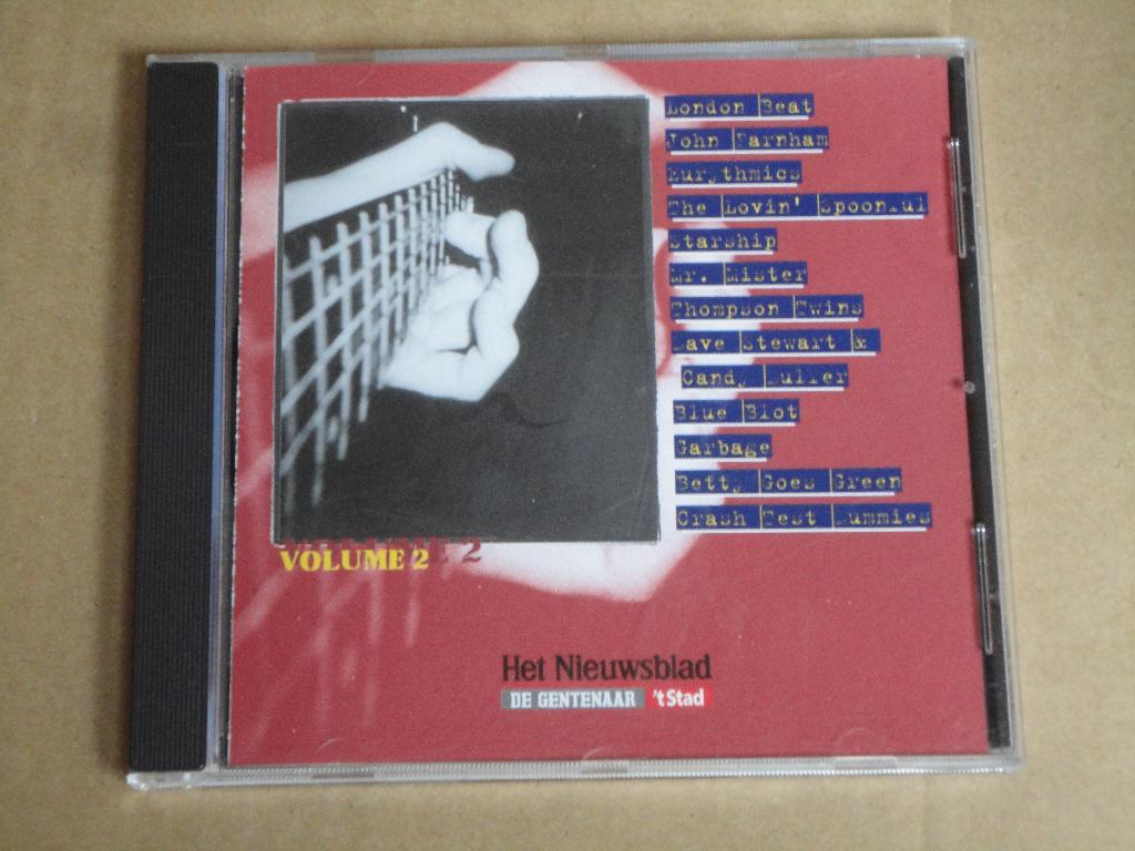 CD Het Nieuwsblad 2  BLUE BLOT/EURYTHMICS/STARSHIP/GARBAGE, Ophalen of Verzenden