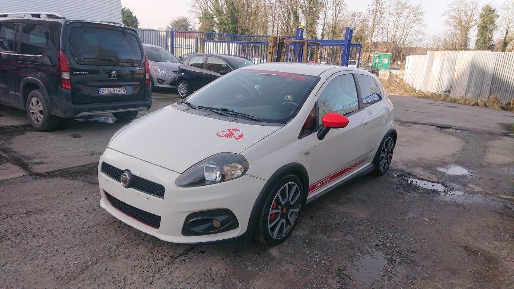 Fiat Abarth grande punto 1400cc turbo 2010 176000km gps clim, Entreprise, Boîte manuelle, Alcantara, Noir