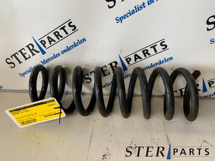 Ressort de suspension avant d'un Mercedes CLK, Enlèvement ou Envoi, 3 mois de garantie, Utilisé, Mercedes-Benz