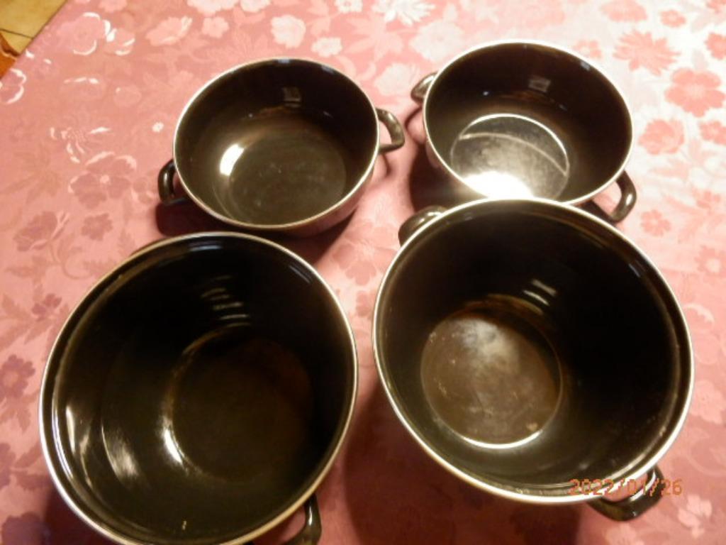 (2) -2 casseroles a moules noires, Enlèvement ou Envoi, Comme neuf, Autres matériaux, Ensemble de casseroles