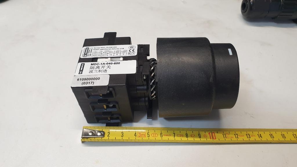 jw1303: hoofdschakelaar voor zonnepaneel omvormer MDC-1A-040, Ophalen of Verzenden, Zo goed als nieuw, Overige typen, 200 wattpiek of meer