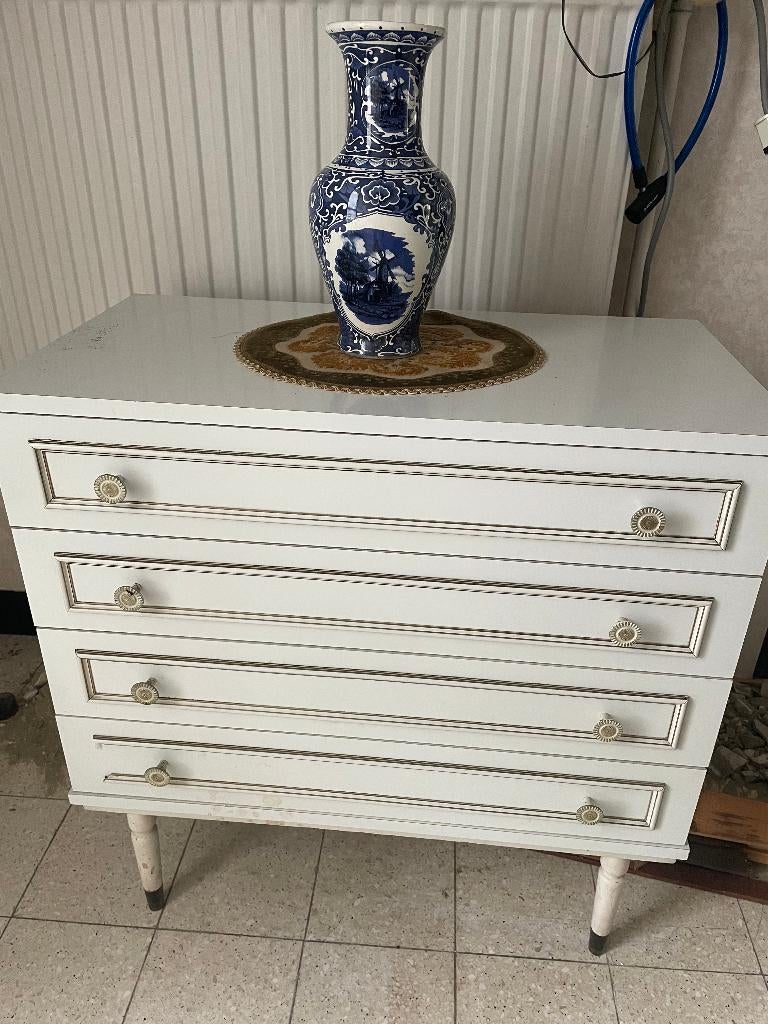 Belle commode blanche, armoire d'entrée, Maison & Meubles, Armoires | Commodes, Enlèvement