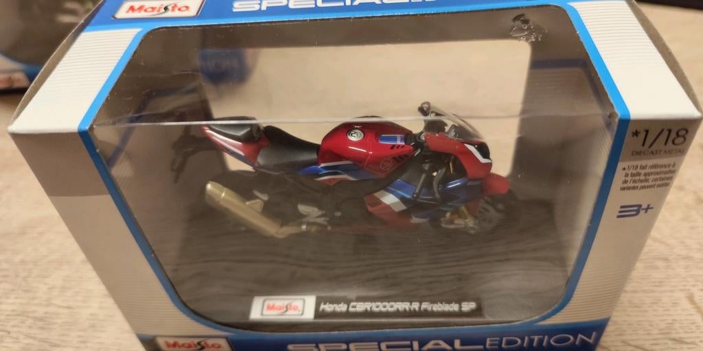 Réplique de lame de feu SP Honda CBR 1000RR-R 1/18 MAISTO, Enlèvement ou Envoi, Neuf, Moteur, Maisto