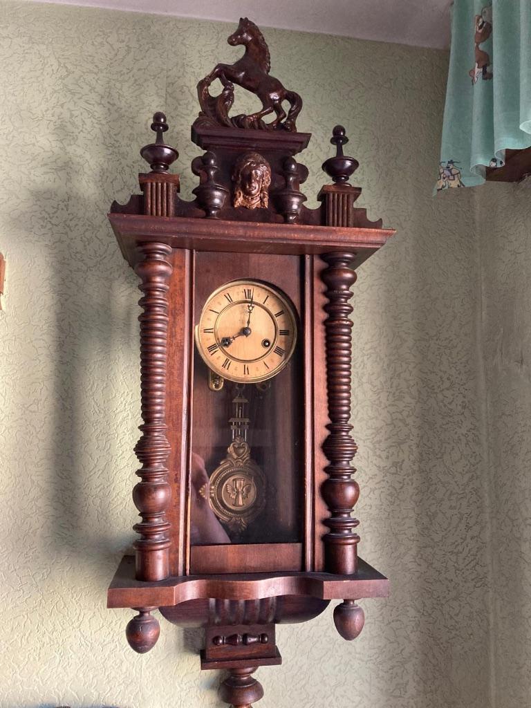 Horloge à cheval Junghans, Enlèvement