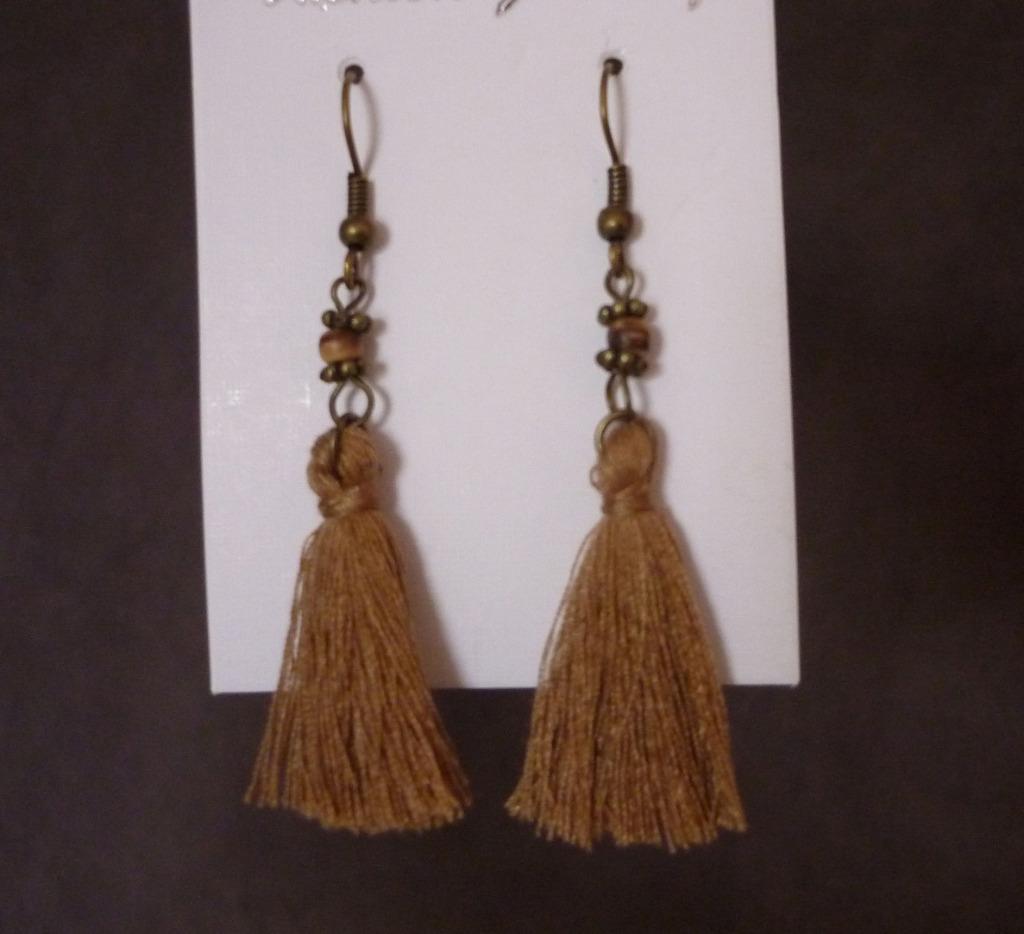 Bronskleurige oorbellen bruine tassel slingel steentje, Handtassen en Accessoires, Oorbellen, Ophalen of Verzenden, Beige