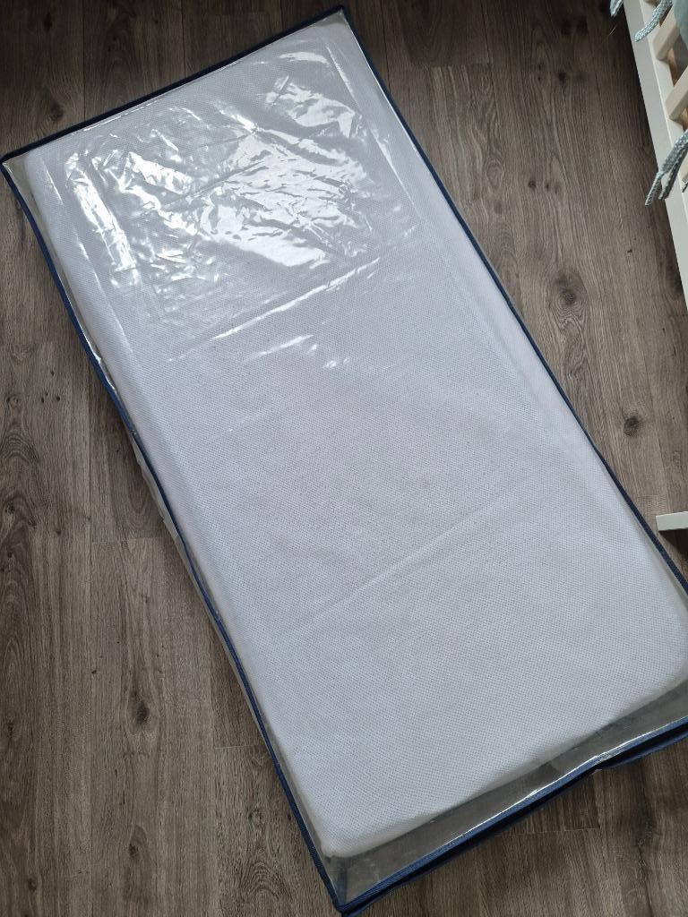 AeroSleep matras, beschermer en hoeslakens, Kinderen en Baby's, Ophalen, Zo goed als nieuw