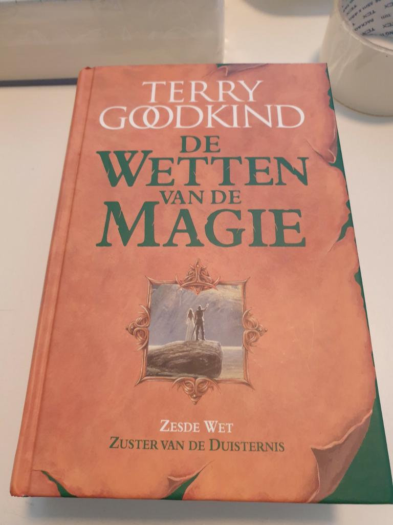Terry Goodkind - Zuster van de duisternis WETTEN VD MAGIE 6, Boeken, Ophalen of Verzenden, Zo goed als nieuw, Terry Goodkind