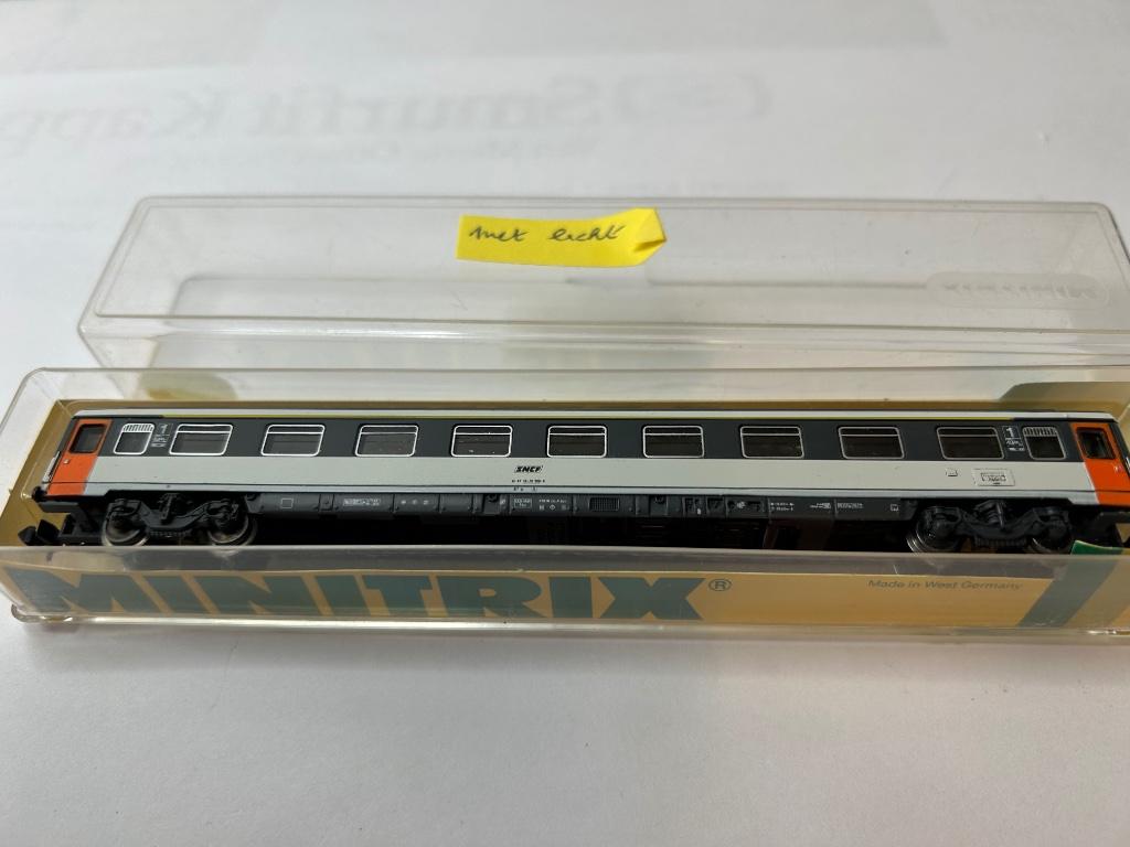 Minitrix 51 3103 00 SNCF 1ste klasse wagon met licht in OVP, Hobby & Loisirs créatifs, Trains miniatures | Échelle N, Neuf, Analogique