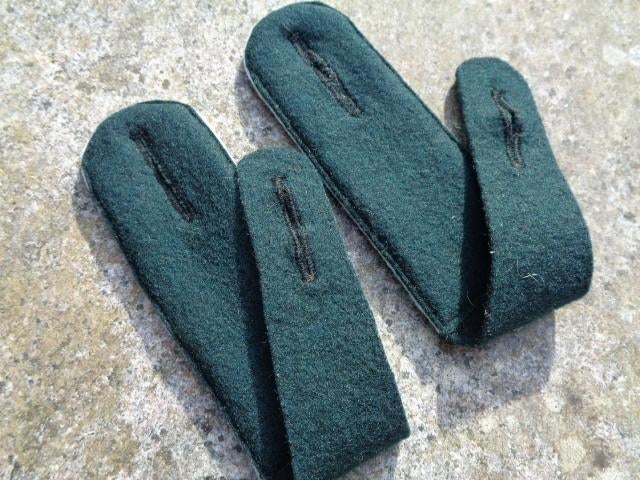 WO 2 schouderstukken , repro , voor reenactment, Ophalen of Verzenden, Landmacht, Overige typen