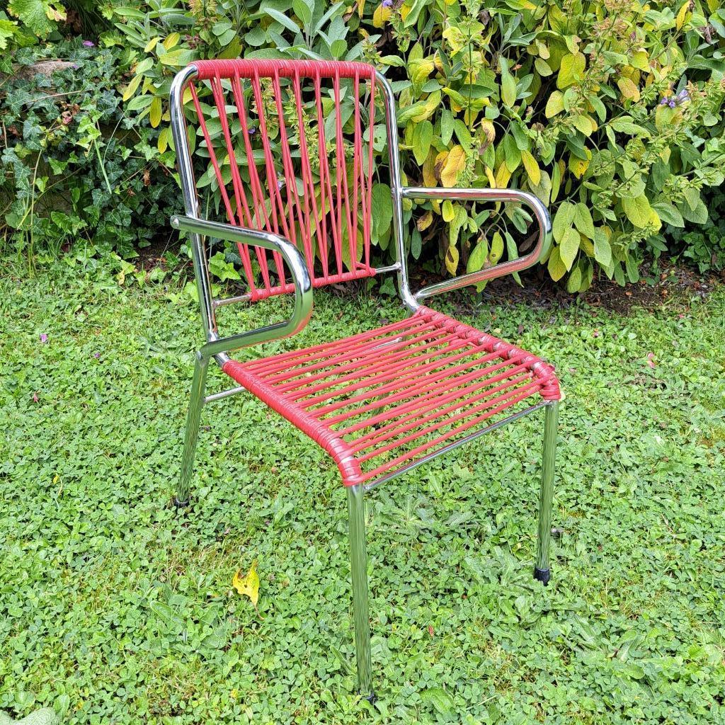Ancien petit fauteuil enfant scoubidou vintage (rouge), Enlèvement