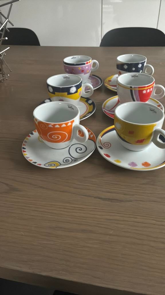 Ensemble de tasses à café avec assiette, Antiquités & Art, Enlèvement