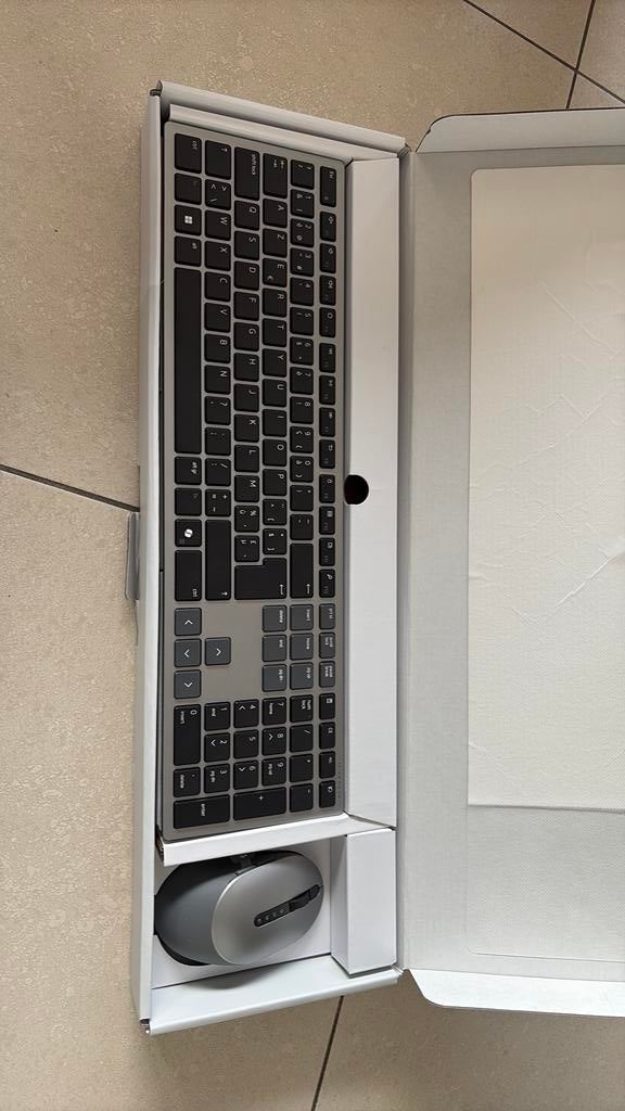 Dell KM7321W draadloos toetsenbord AZERTY en muis - Nieuw, Computers en Software, Toetsenborden, Verzenden, Azerty, Zo goed als nieuw