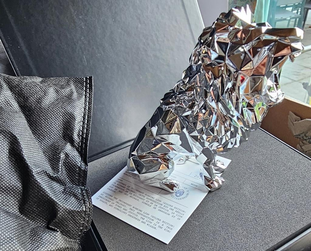 Sculpture Richard Orlinski Roaring Lion Silver Edition –NEW, Antiquités & Art, Art | Objets design, Enlèvement