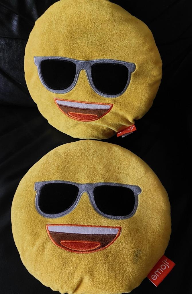2 Emoji kussens, Ophalen of Verzenden, Gebruikt, Kleed of Kussen