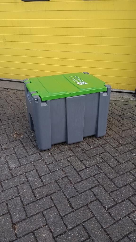 Opslag tank 200 ltr met 12 volts pomp en slang en vulpistool, Ophalen