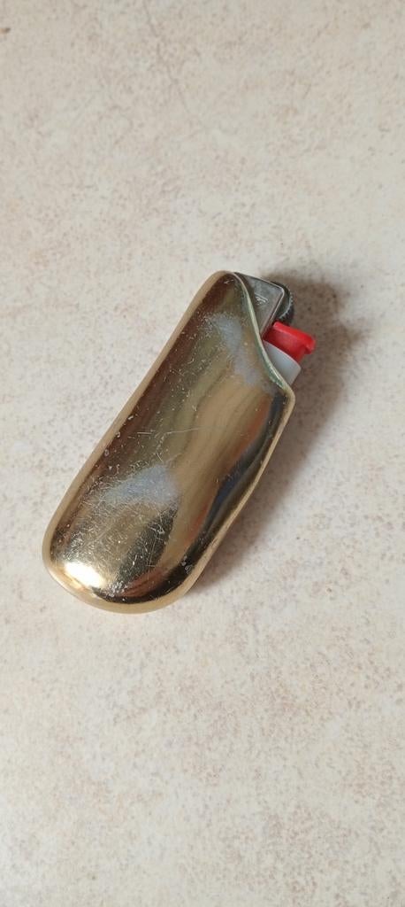 Ancien porte briquet de poche en laiton épais - BIC, Enlèvement ou Envoi, Utilisé, Autres types