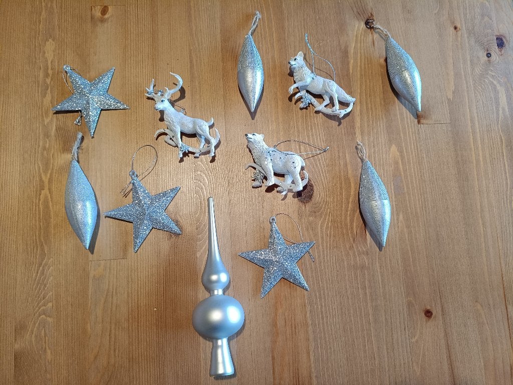 Décorations de Noël argentées et blanches, Divers, Enlèvement, Comme neuf
