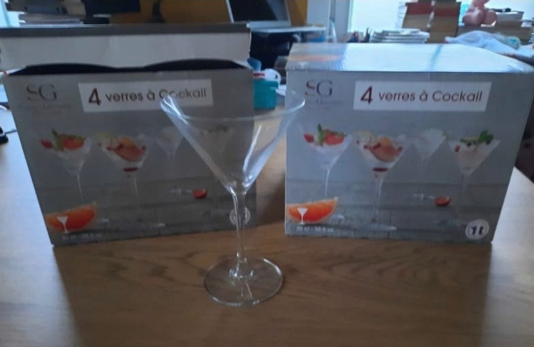8 verres à cocktail, Enlèvement