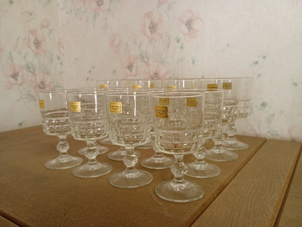Set Luminarc wijnglazen 8 personen jaren 70, Antiek en Kunst, Ophalen