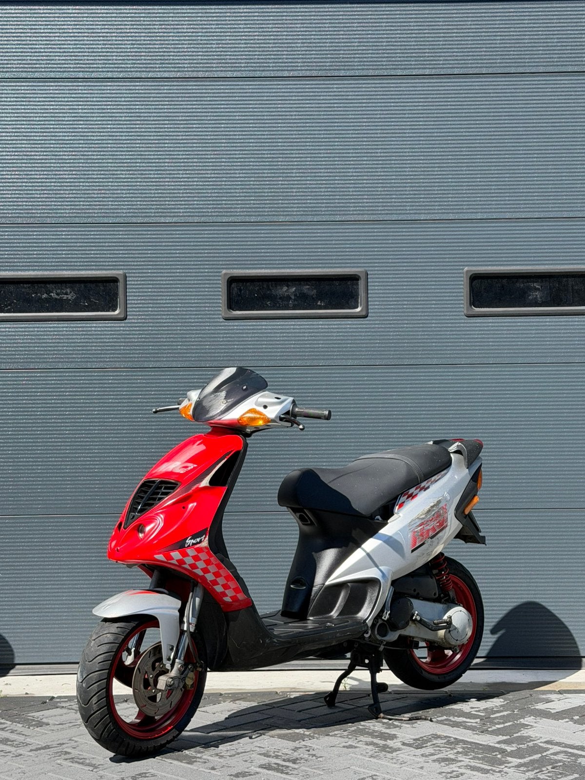 Piaggio nrg 50 cc 2 takt duits, Fietsen en Brommers, Ophalen, Zo goed als nieuw