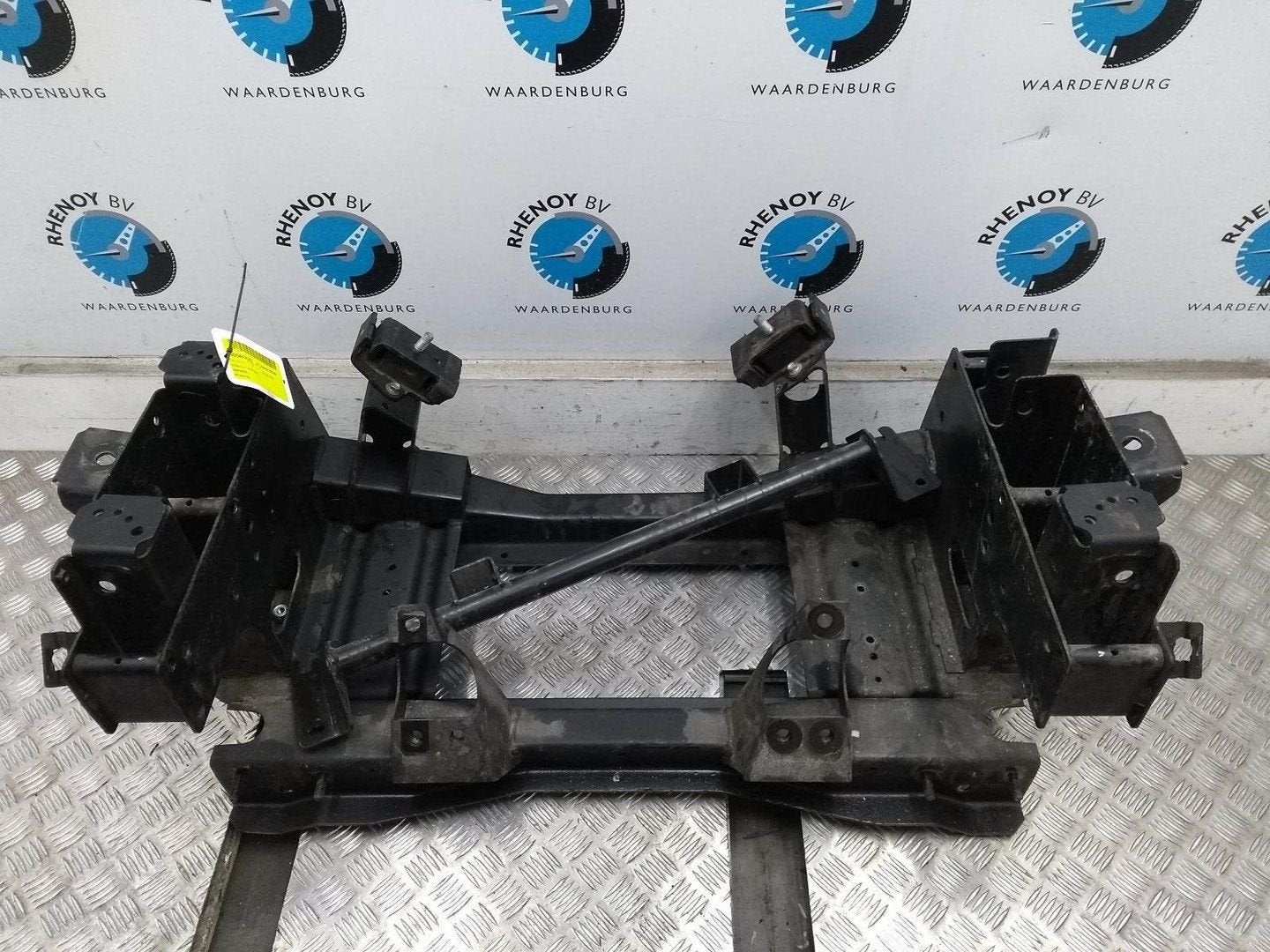 NISSAN CABSTAR SUBFRAME VOOR 2014, Enlèvement ou Envoi, Utilisé, Stiba membre