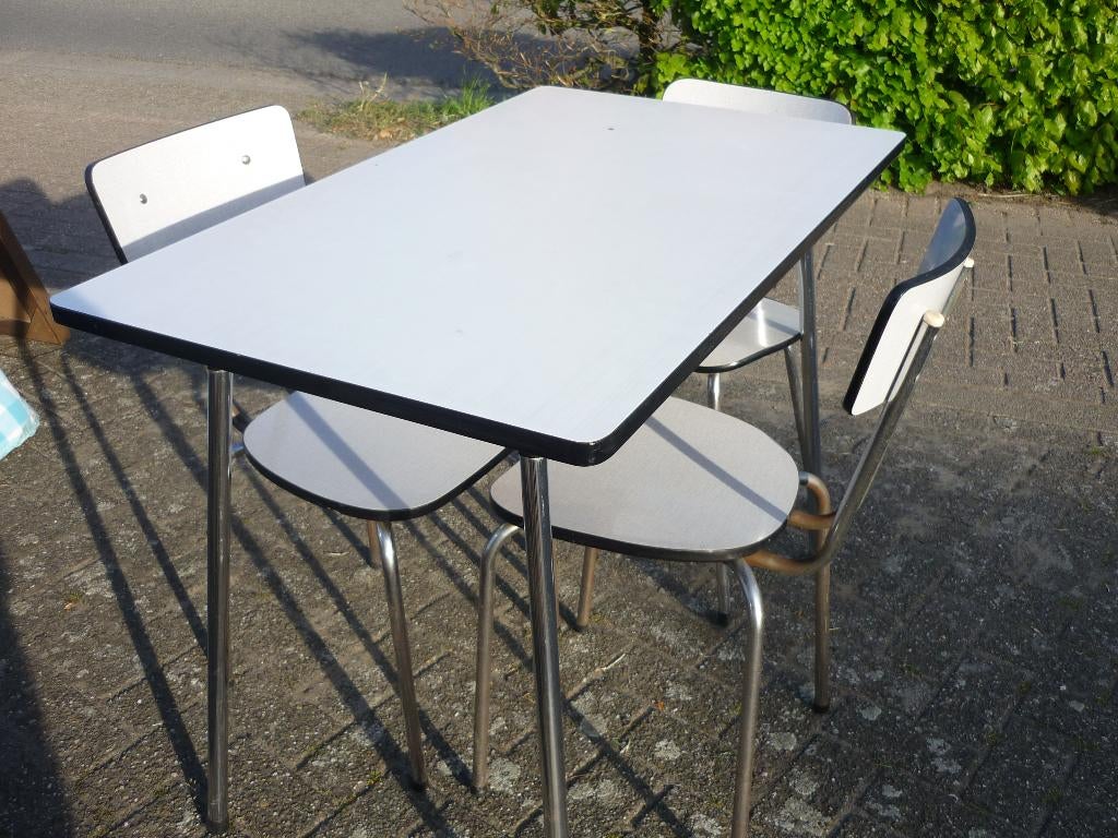 Formica tafel met 3 stoelen, Ophalen