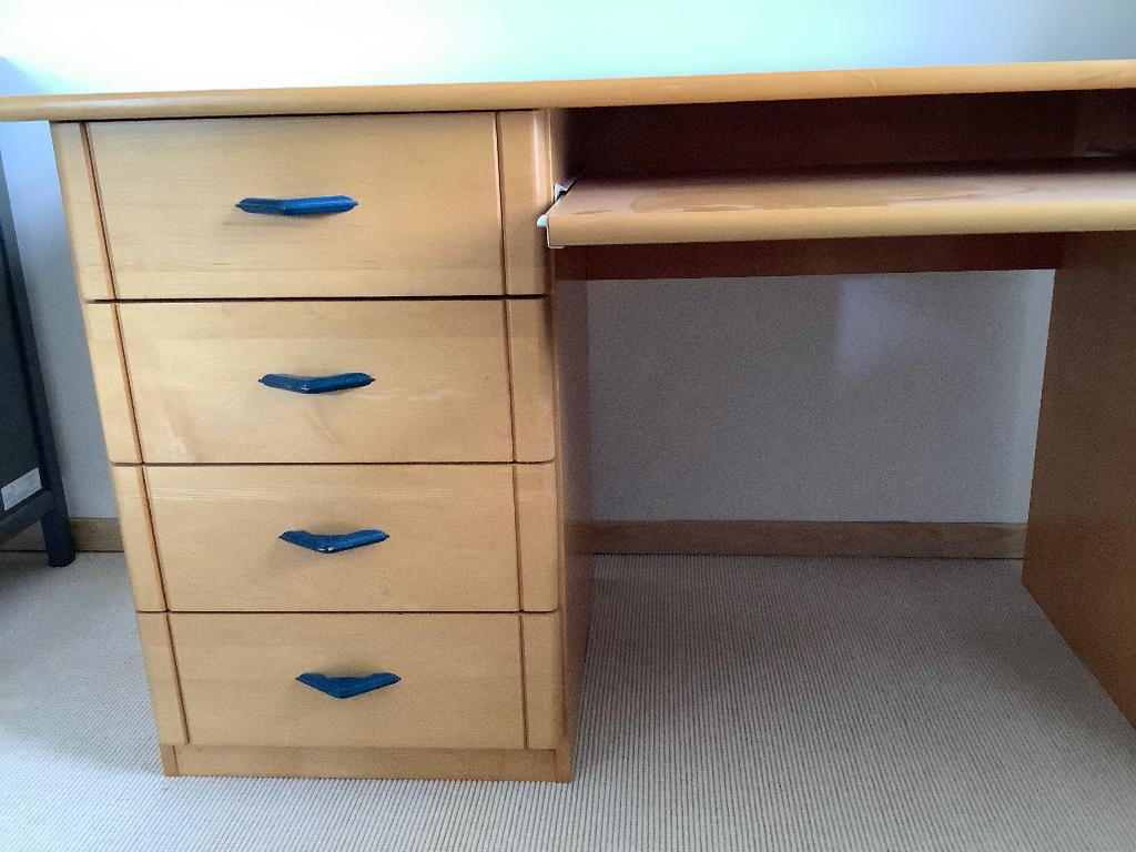 Bureau, Ophalen, Gebruikt, 126 cm, Kinderbureau