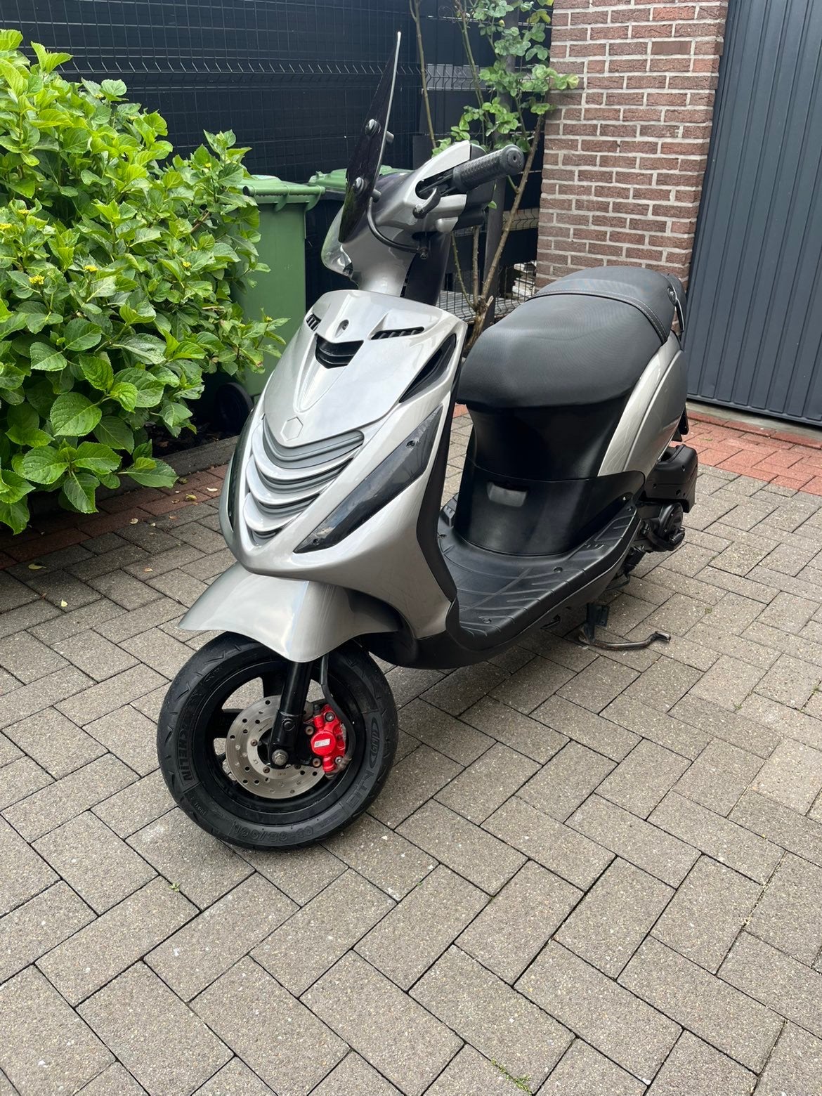 Piaggo zip A klasse full option, Fietsen en Brommers, Scooters | Piaggio, Ophalen of Verzenden, Zo goed als nieuw, Zip